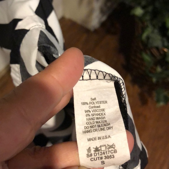 Sleeveless maxi dress - Picture 3 of 3